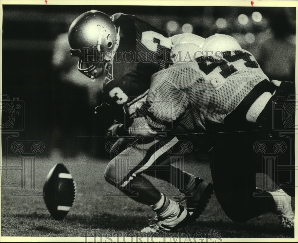 1985 Press Photo Robert E. Lee and John Jay High School Football Players at Game - Historic Images