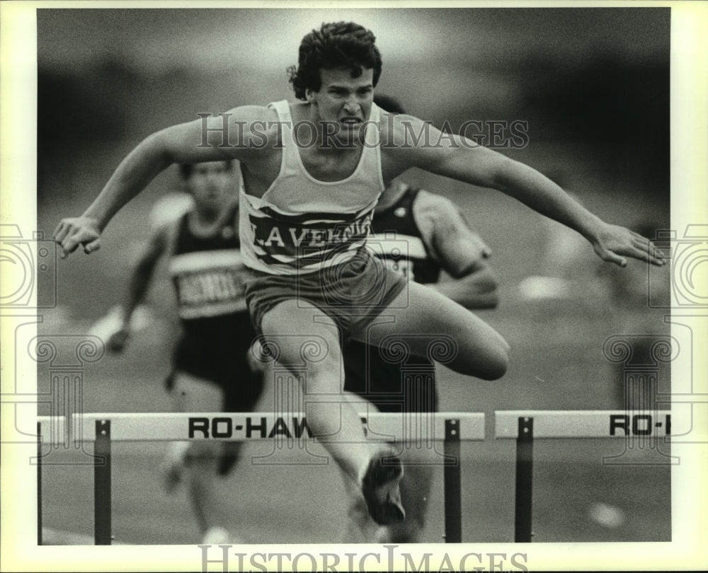 1988 Press Photo David Watson, LaVernia High School Track Hurdle Jumper - Historic Images