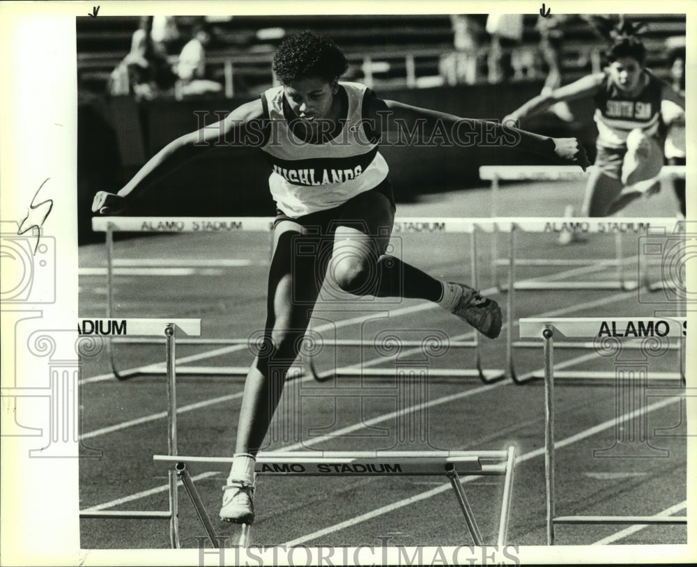 1988 Press Photo Andrea Brown, Highlands High School Track Hurdle Jumper - Historic Images