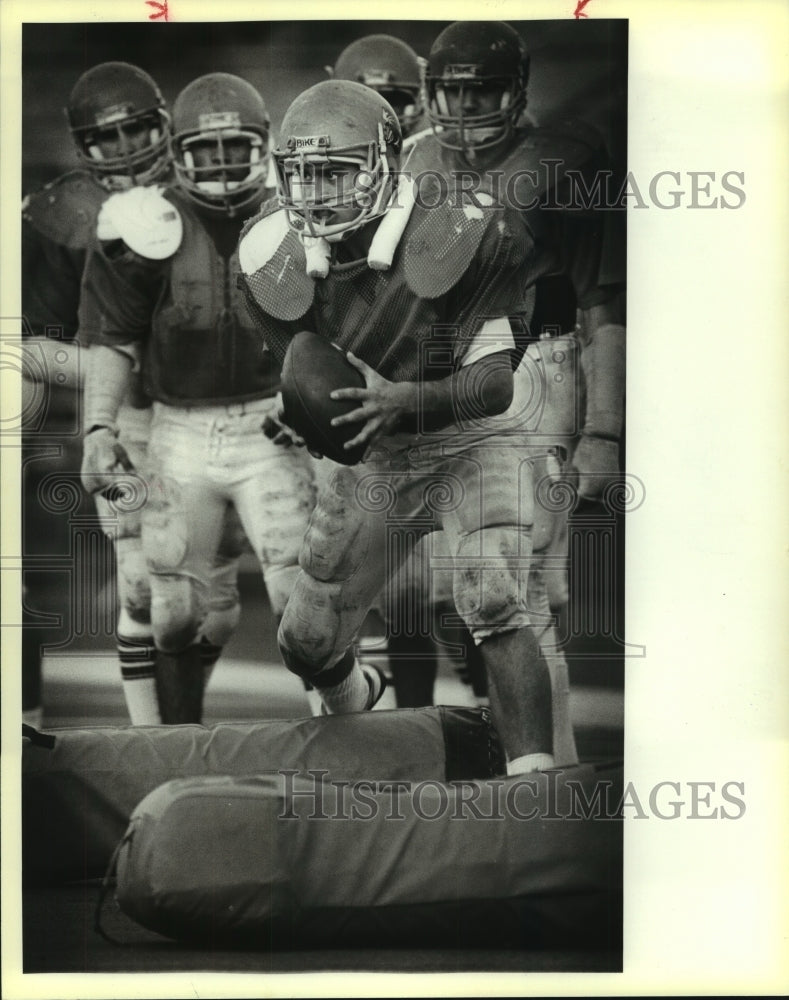 1984 Press Photo Players at Medina Valley High School Football Practice Drills - Historic Images