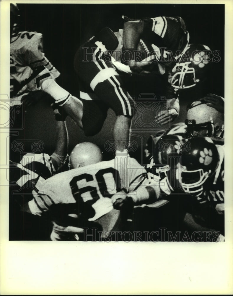 1984 Press Photo Alamo Heights and Canyon High School Football Players at Game - Historic Images