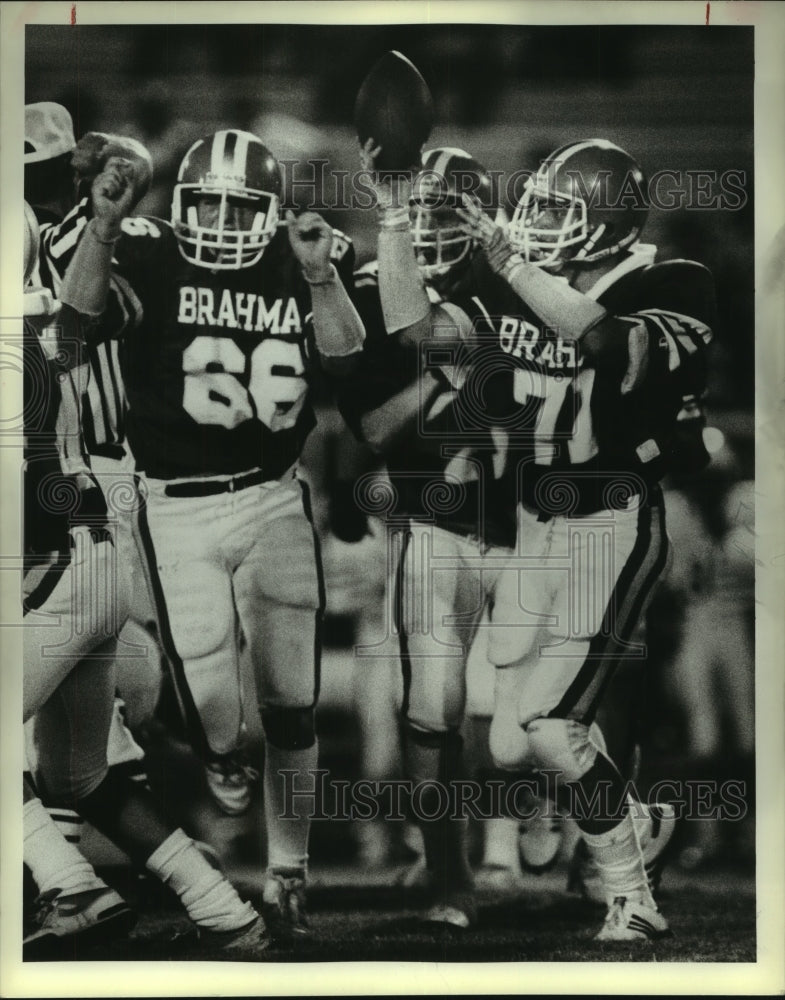 1985 Press Photo Jim Hester, MacArthur High School Football Player and Teammates - Historic Images