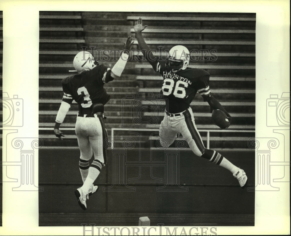 1984 Press Photo Sam Houston High football players Jarvis Wyatt, Rodney Bremby - Historic Images