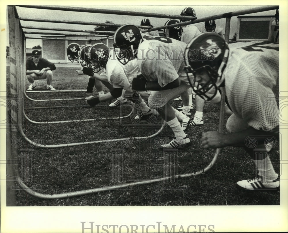 1983 Press Photo Winston Churchill High School Football Players at Workout - Historic Images