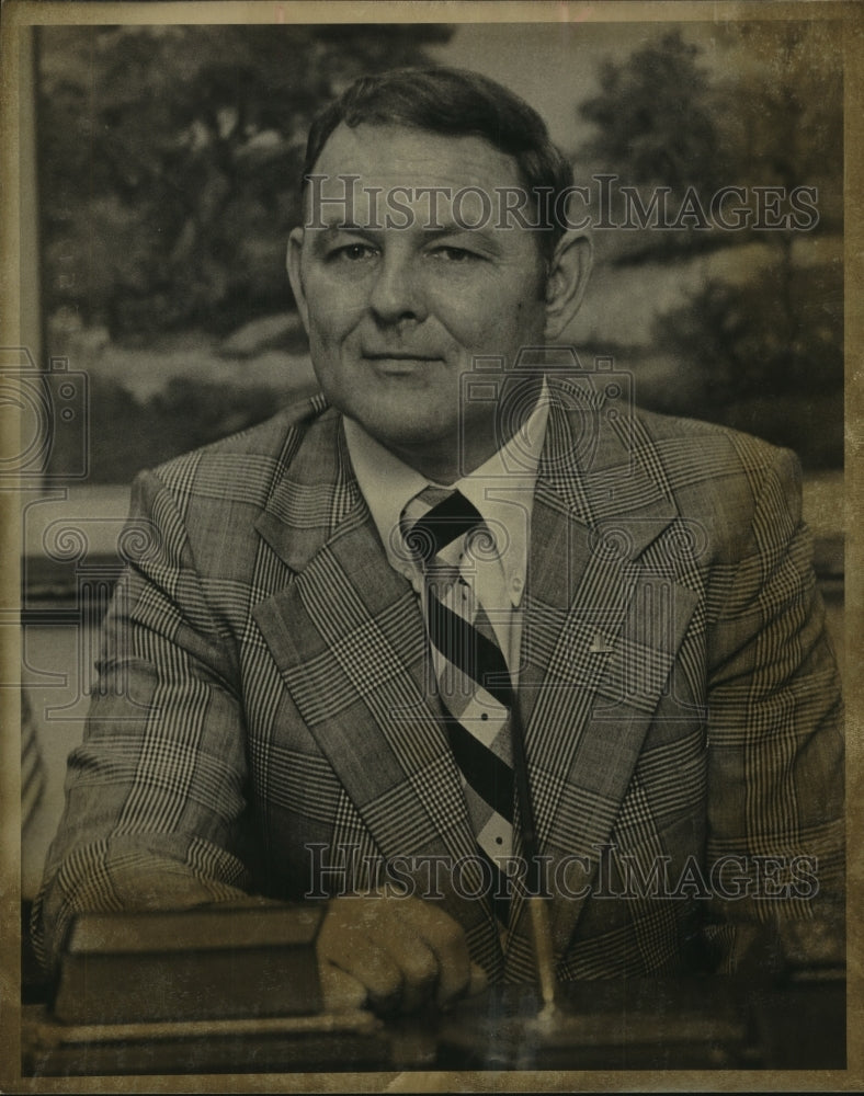 1975 Press Photo Bill Quinn, Former Jefferson Football Star - sas08501 - Historic Images