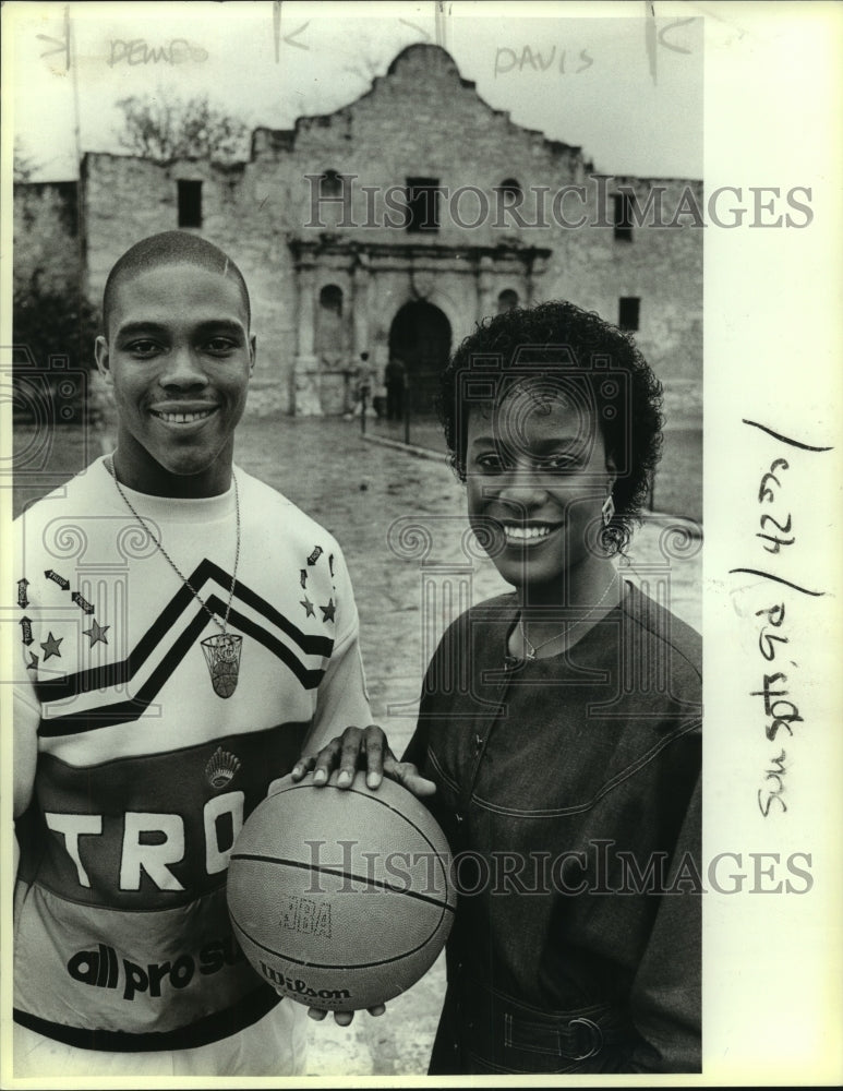 1988 Press Photo Fennis Dembo, Basketball Player - sas08528- Historic Images