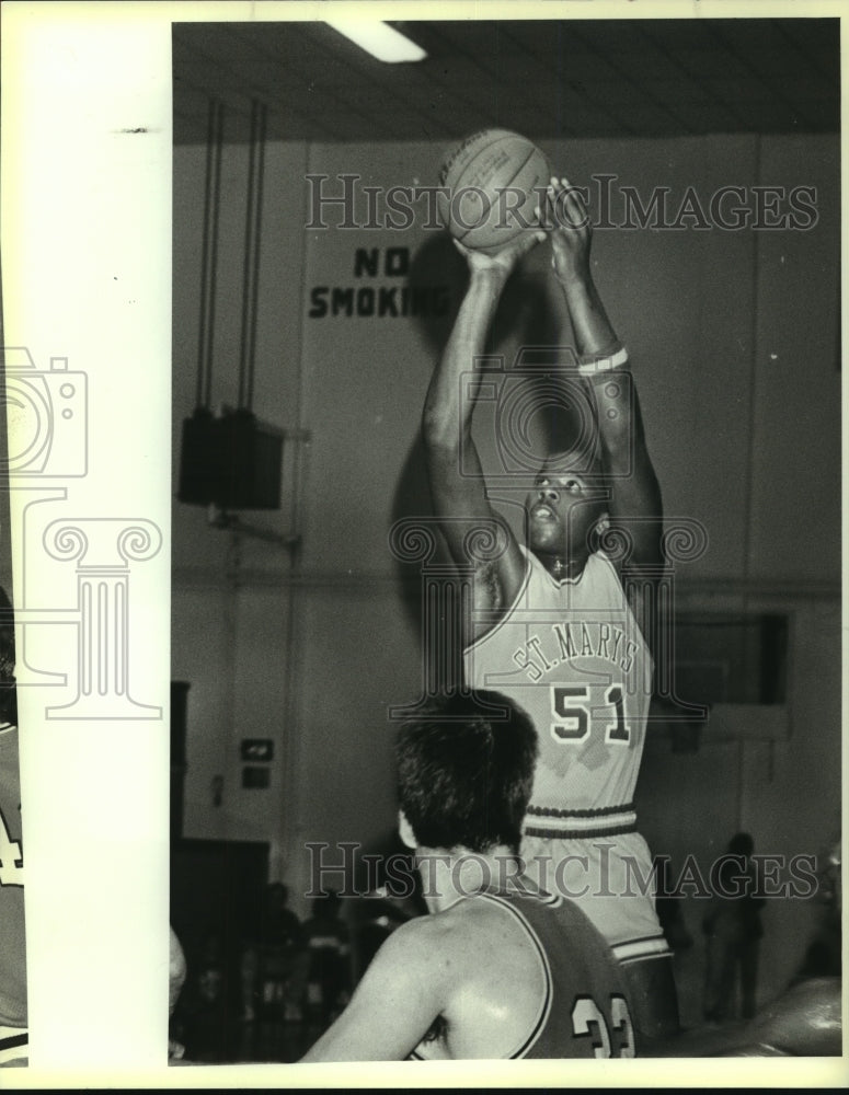 1987 Press Photo St. Mary's basketball player Henry James in action - sas08552-Historic Images