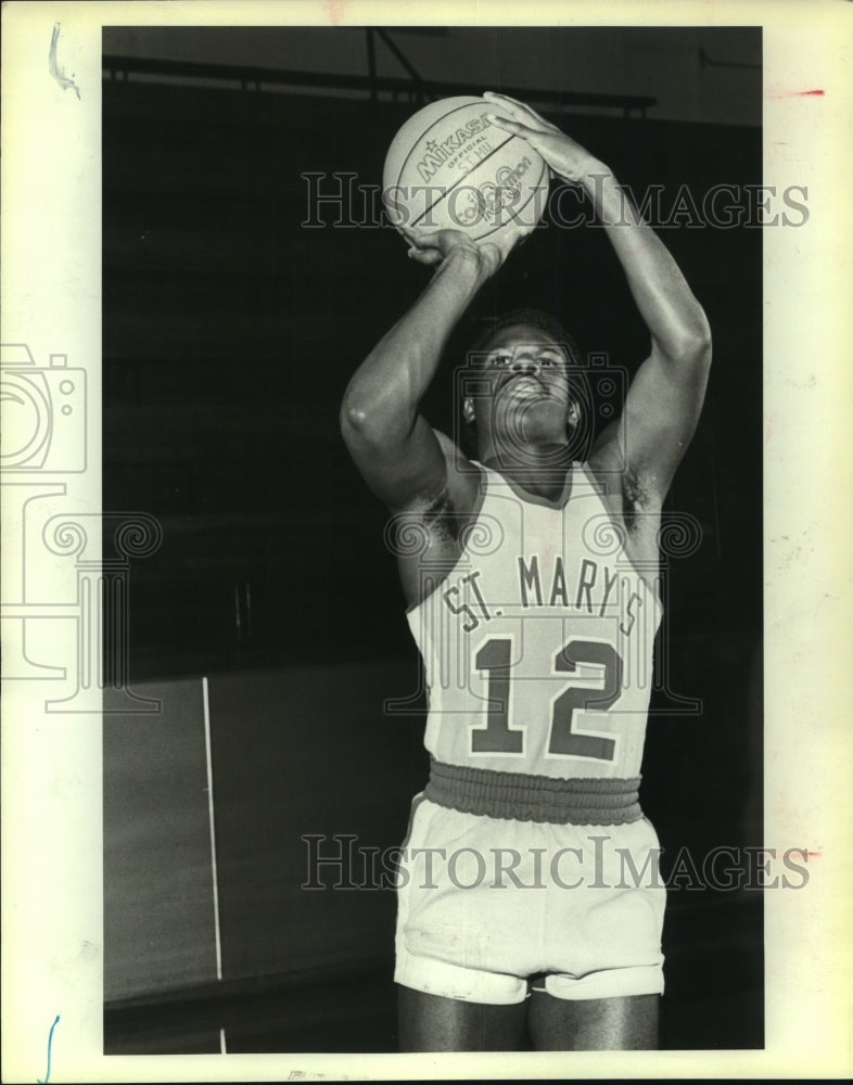 1983 Press Photo Darren Brunson, Saint Mary&#39;s College Basketball Player - Historic Images
