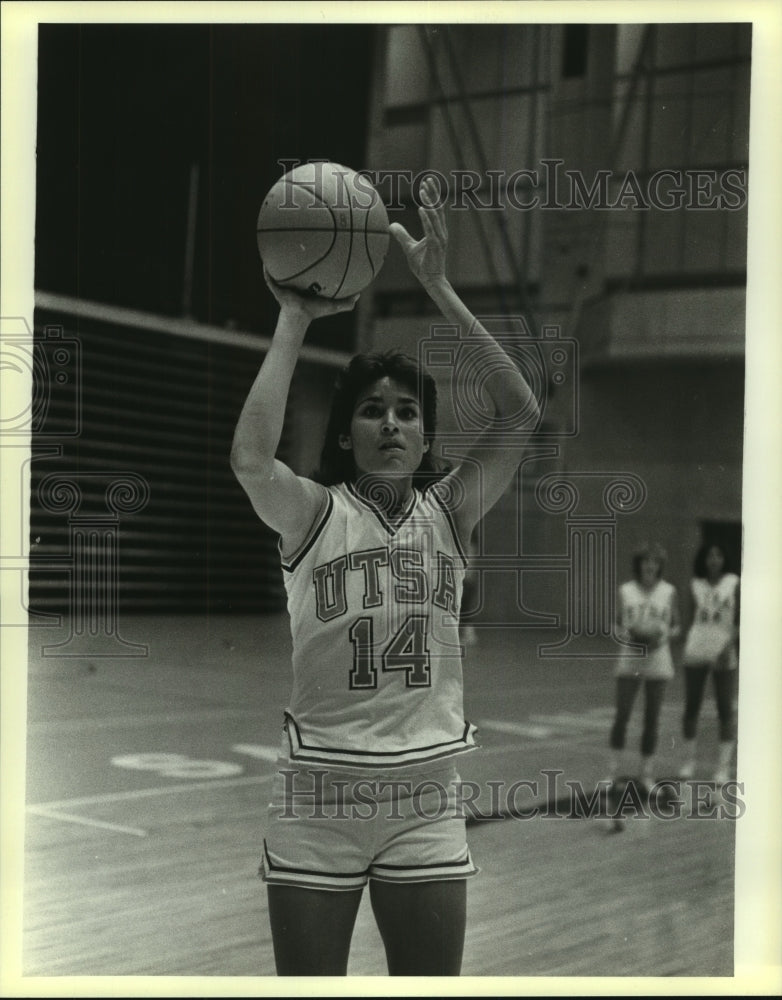 Press Photo Tina Camacho, University of Texas San Antonio Basketball Player- Historic Images