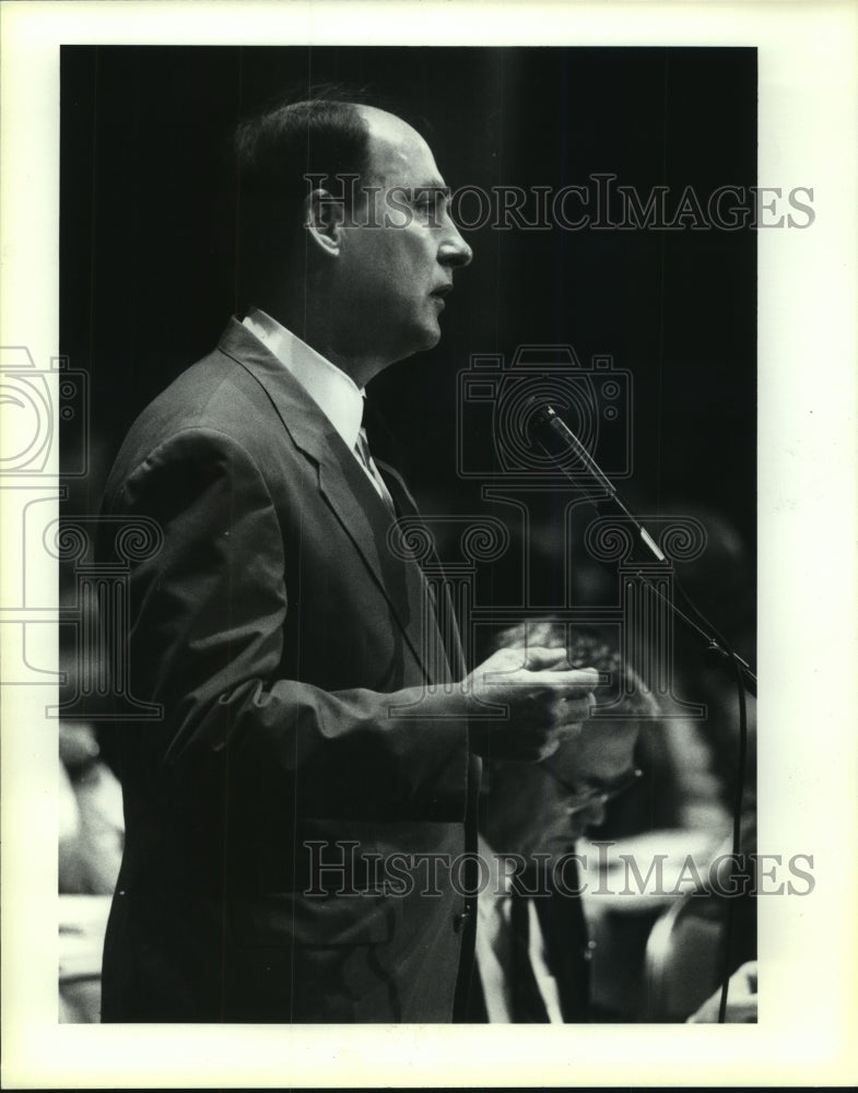 1994 Press Photo Jim Delany, Commissioner of the Beg Ten Basketball Convention - Historic Images
