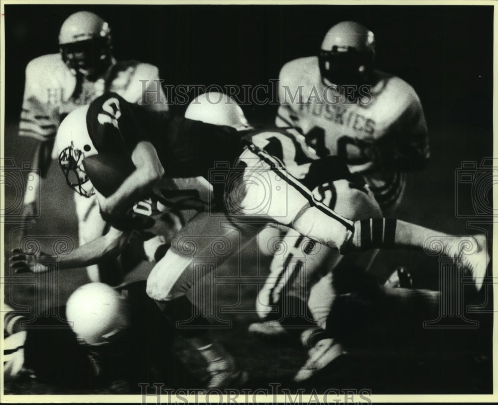 1985 Press Photo Holmes and Kennedy High School Football Players at Game - Historic Images