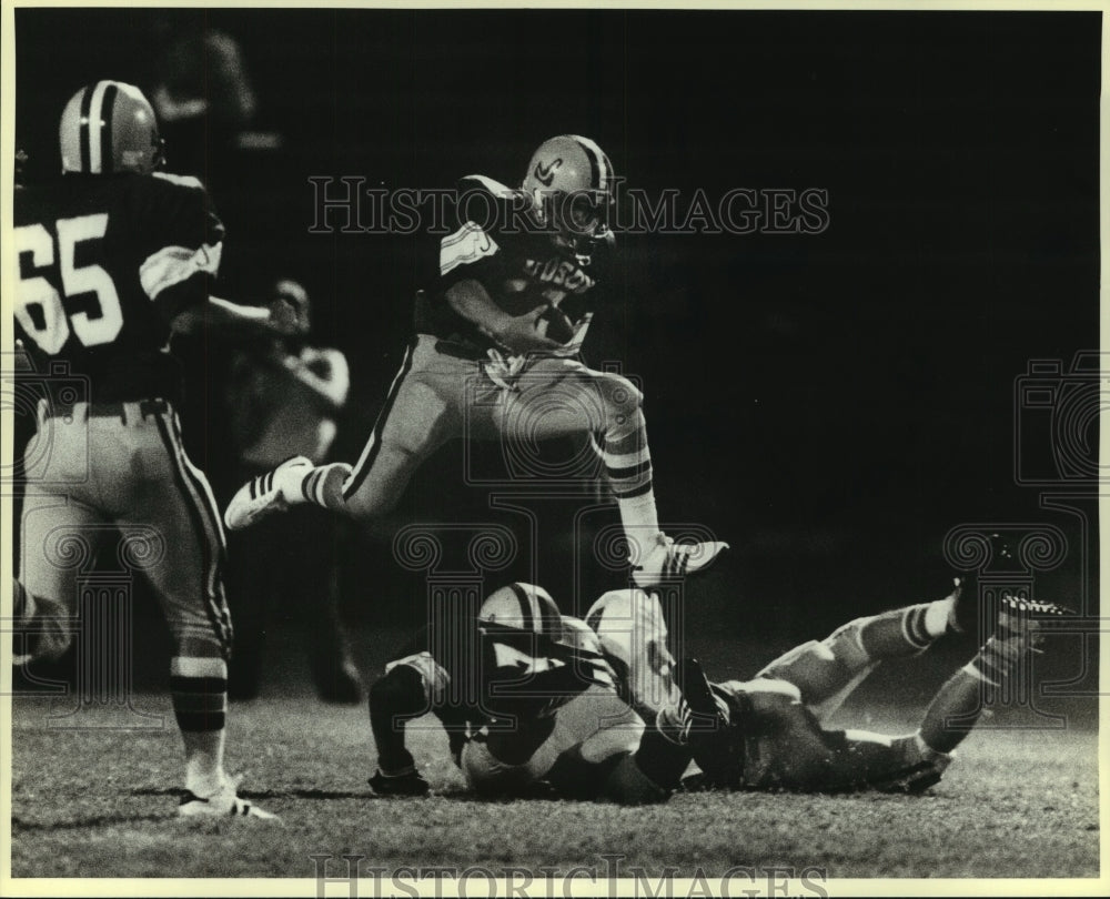 1984 Press Photo Steward Perez, Judson High School Football Quarterback at Game - Historic Images