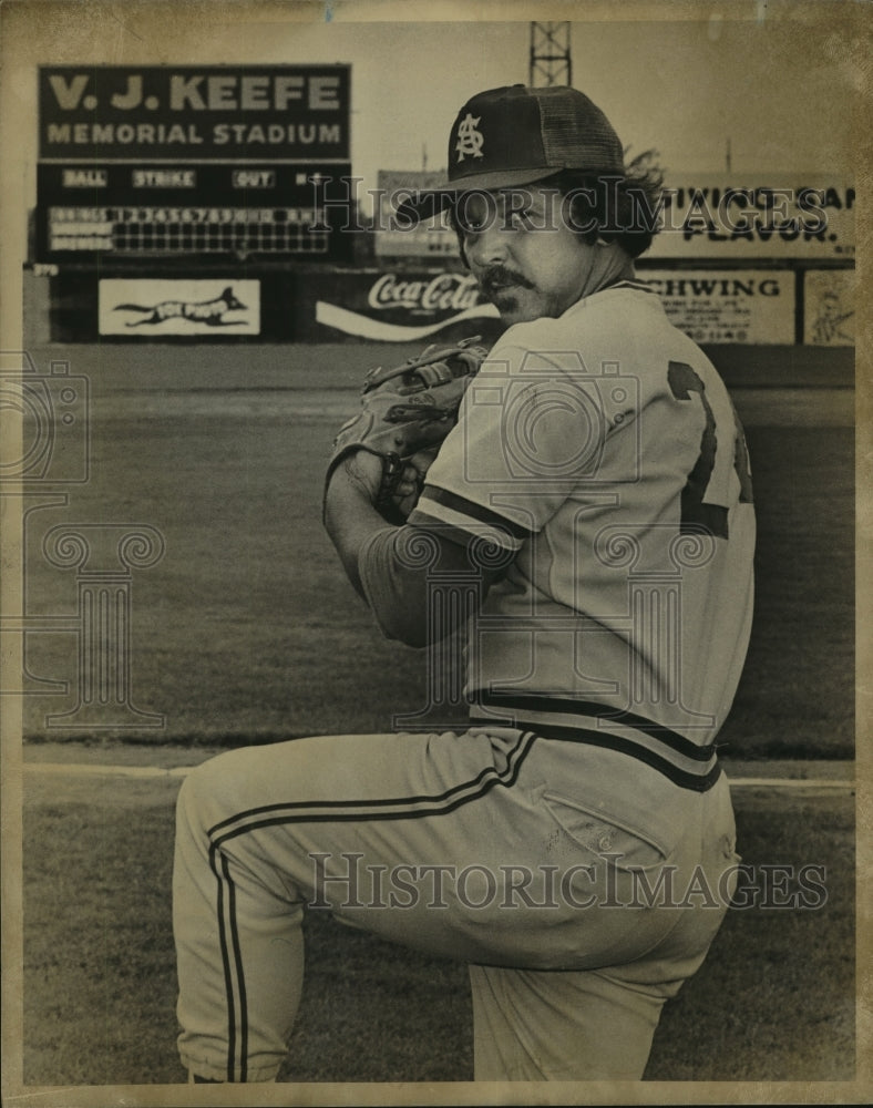 1975 Press Photo Frank Bolick, Baseball Coach - sas08899 - Historic Images