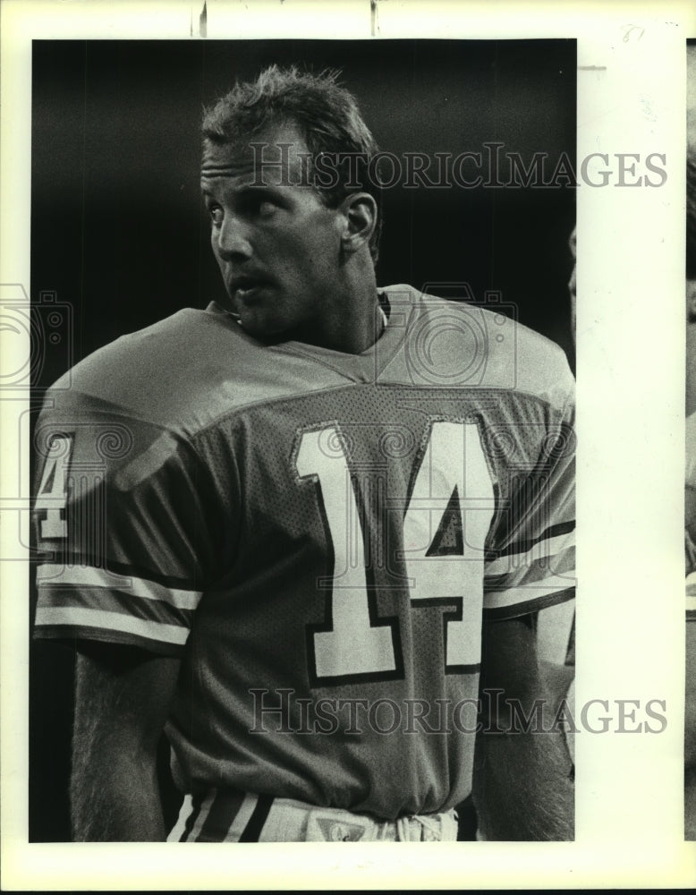 1987 Press Photo Cody Carlson, Oilers Football Backup Quarterback in San Antonio- Historic Images