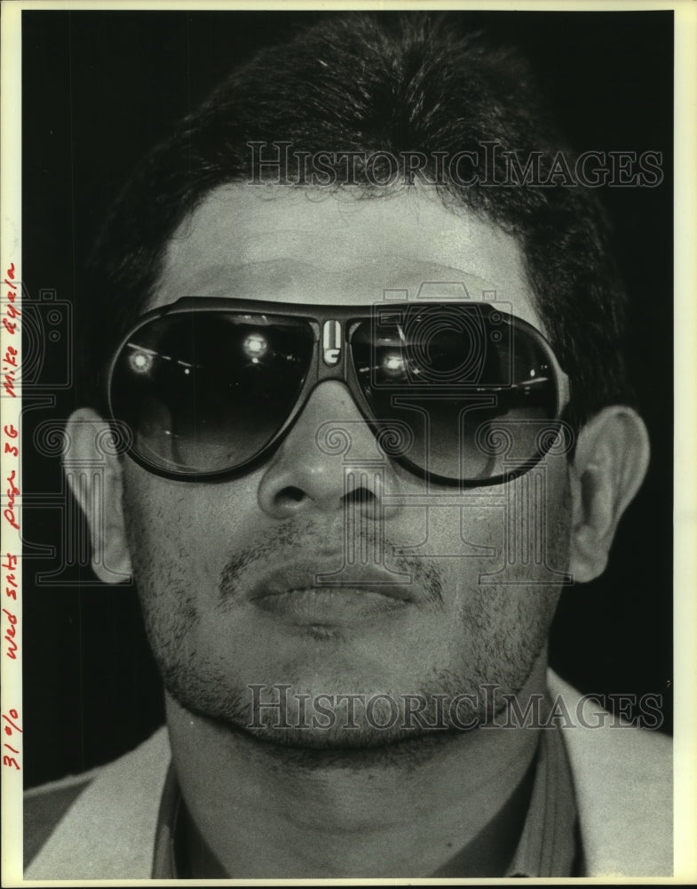 1986 Press Photo Boxer Mike Ayala at Press Conference for Zaragoza Fight - Historic Images