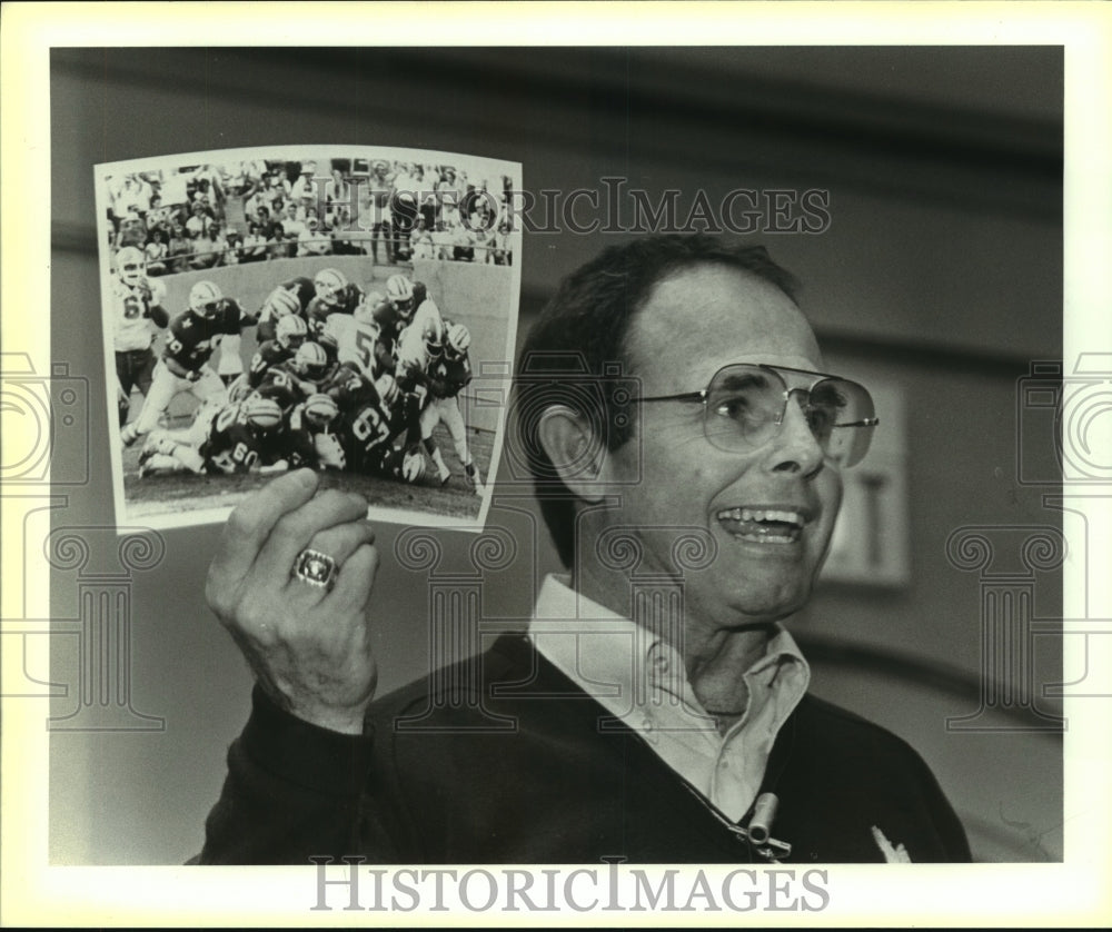 1987 Press Photo Fisher DeBerry - sas08979 - Historic Images