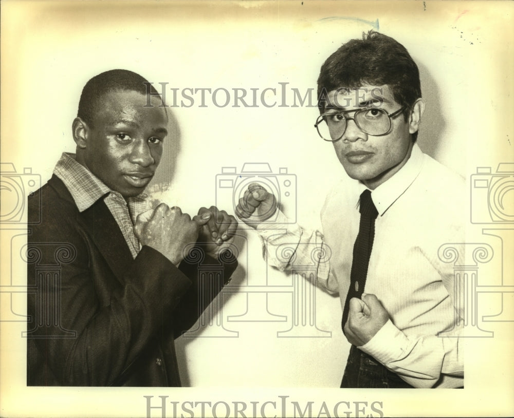 1983 Press Photo Boxer Mike Ayala Jr and Opponenet at Durango Street Holiday Inn- Historic Images