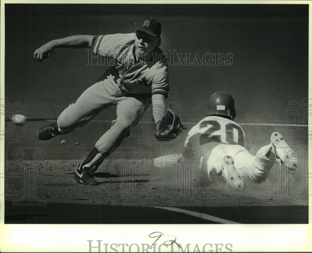1987 Press Photo Brian Davenport, St. Mary&#39;s University College Baseball Player - Historic Images