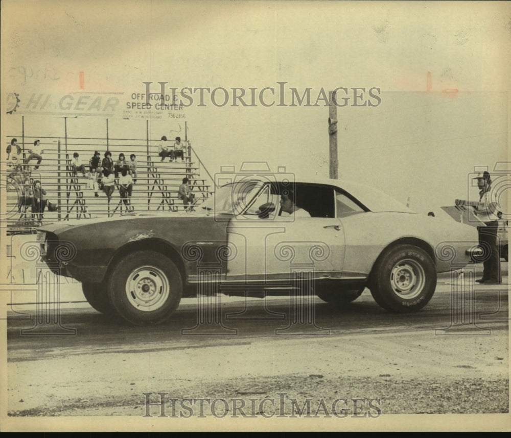 1981 Press Photo Shane Quarles, Churchill High School Drag Racer in Car - Historic Images