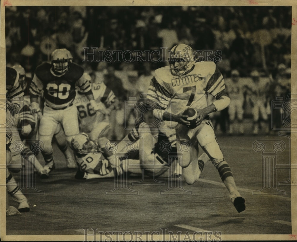 1981 Press Photo Sonny Brown, Coyotes High School Football Player at Game - Historic Images