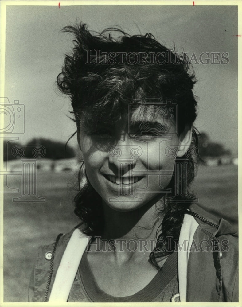 1986 Press Photo Laura Vasquez, High School Track Varsity Cross Country Runner - Historic Images