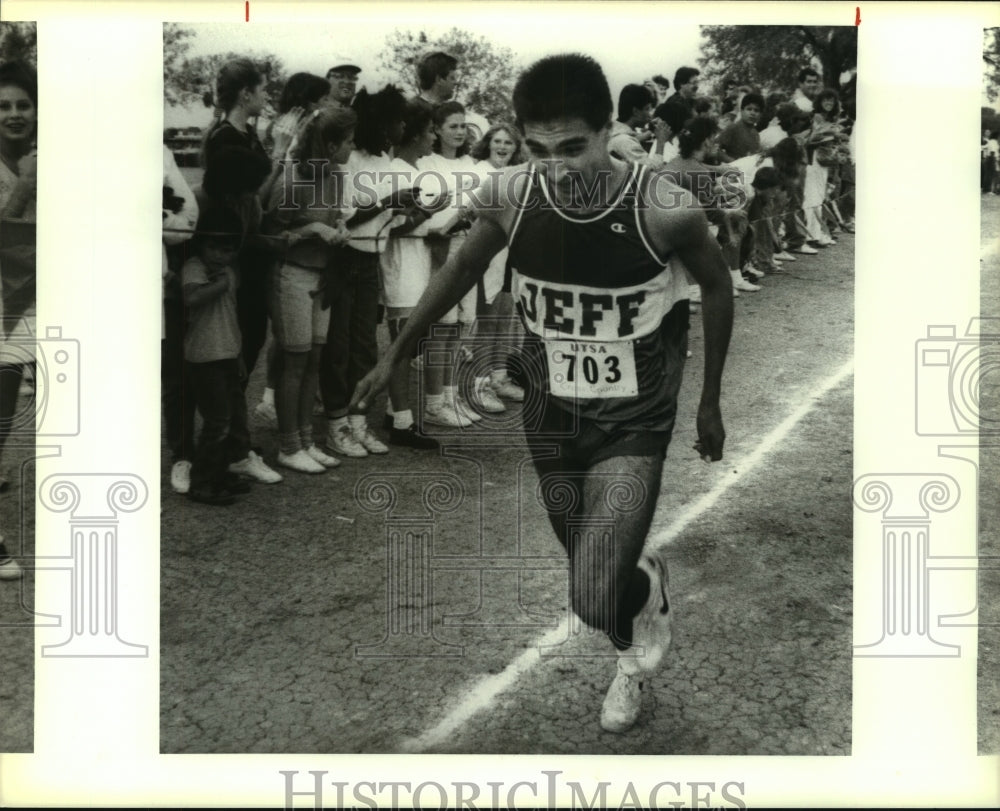 1990 Press Photo Lance Perez, Jefferson High School Track Cross Country Runner- Historic Images