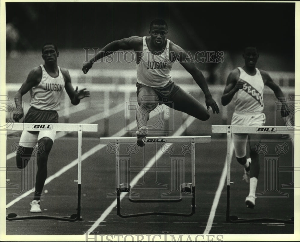 Press Photo Judson and Seguin High School Track Hurdle Runners at Race- Historic Images