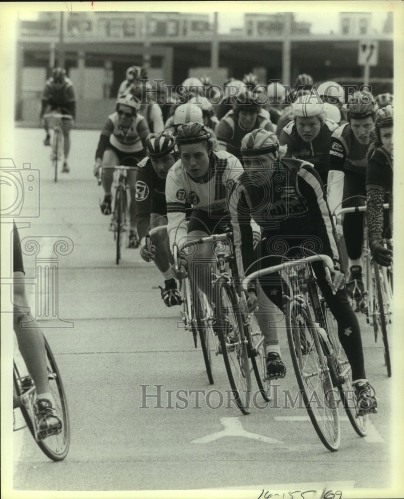 Press Photo Cyclists Race at Tour of Texas Event - sas09477- Historic Images