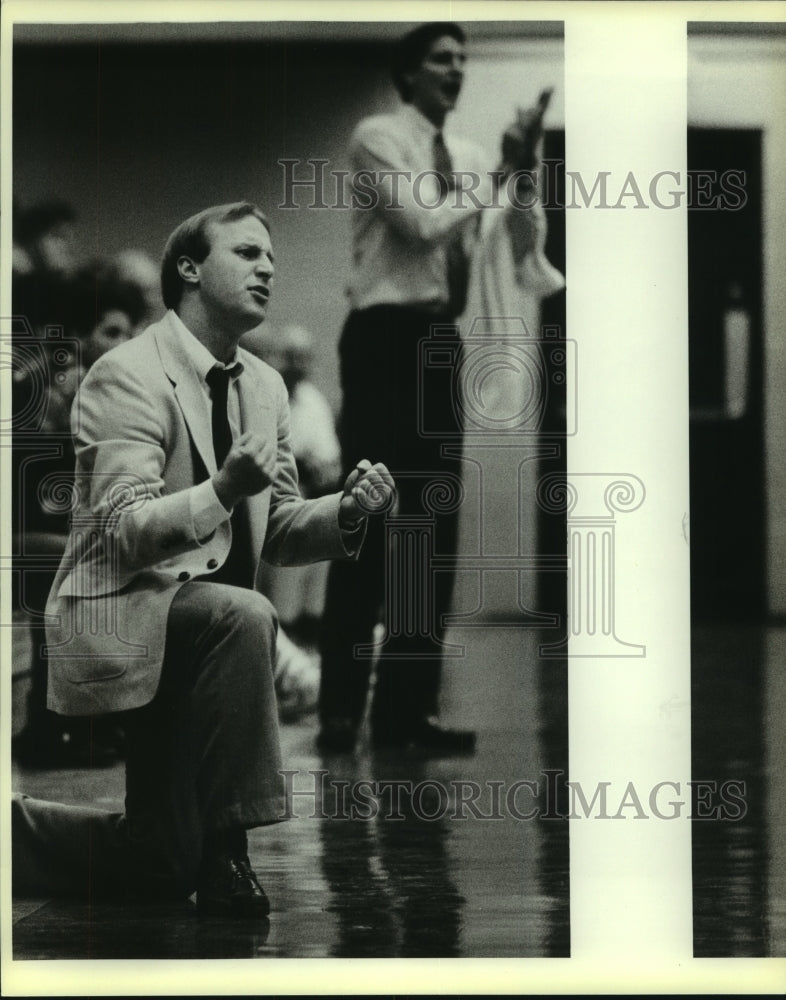 1986 Press Photo Bob Jaklich, Holmes High School Basketball Head Coach- Historic Images