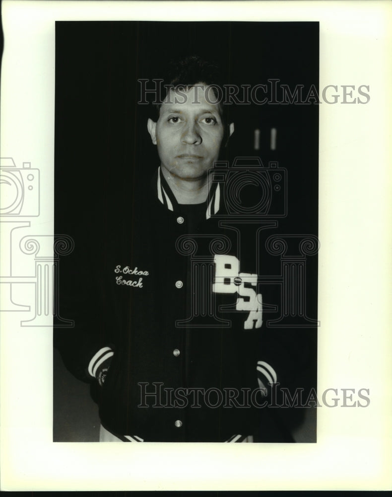 1993 Press Photo Steve Ochoa, Blessed Sacrament Academy High Basketball Coach-Historic Images