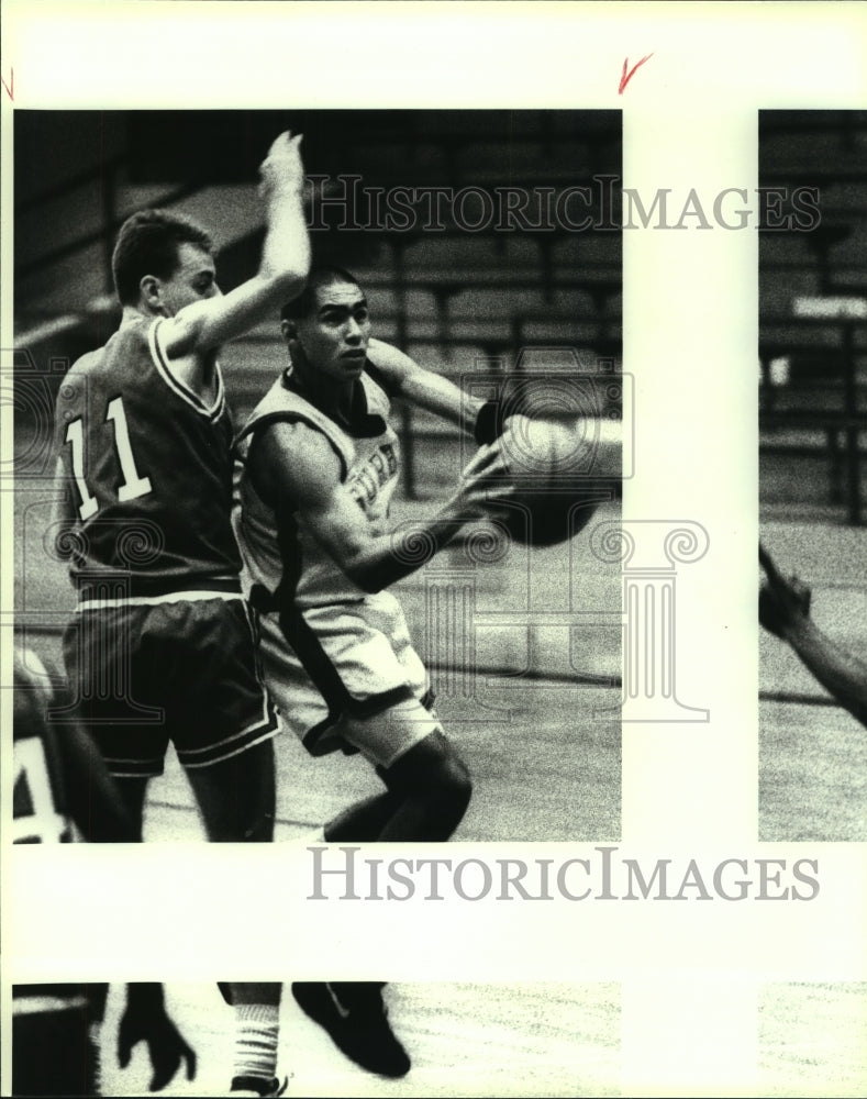 1992 Press Photo Armando Daniel, Burbank High School Basketball Player at Game - Historic Images