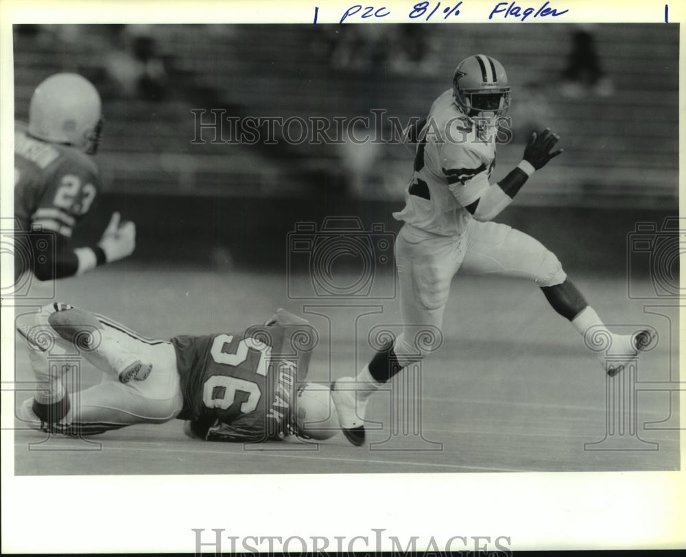 1990 Press Photo Terrence Flagler, Dallas Cowboys Football Player at Game - Historic Images