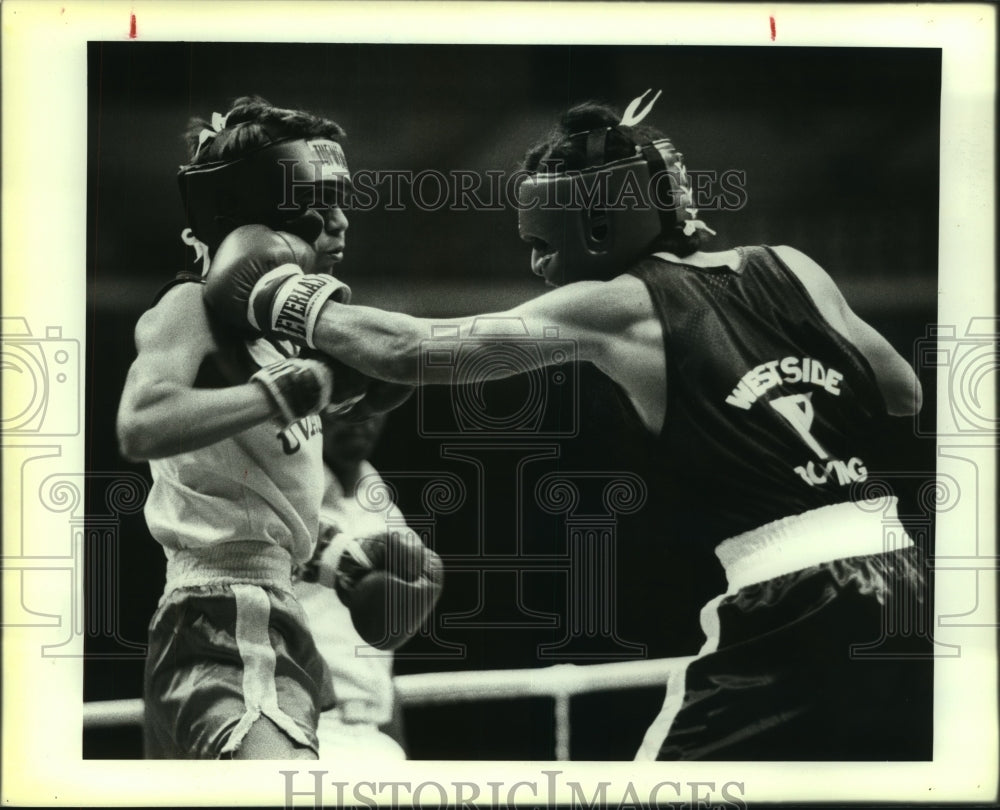 1984 Press Photo Boxers Jose L. Flores and Rene Ruiz at Golden Gloves Bout- Historic Images