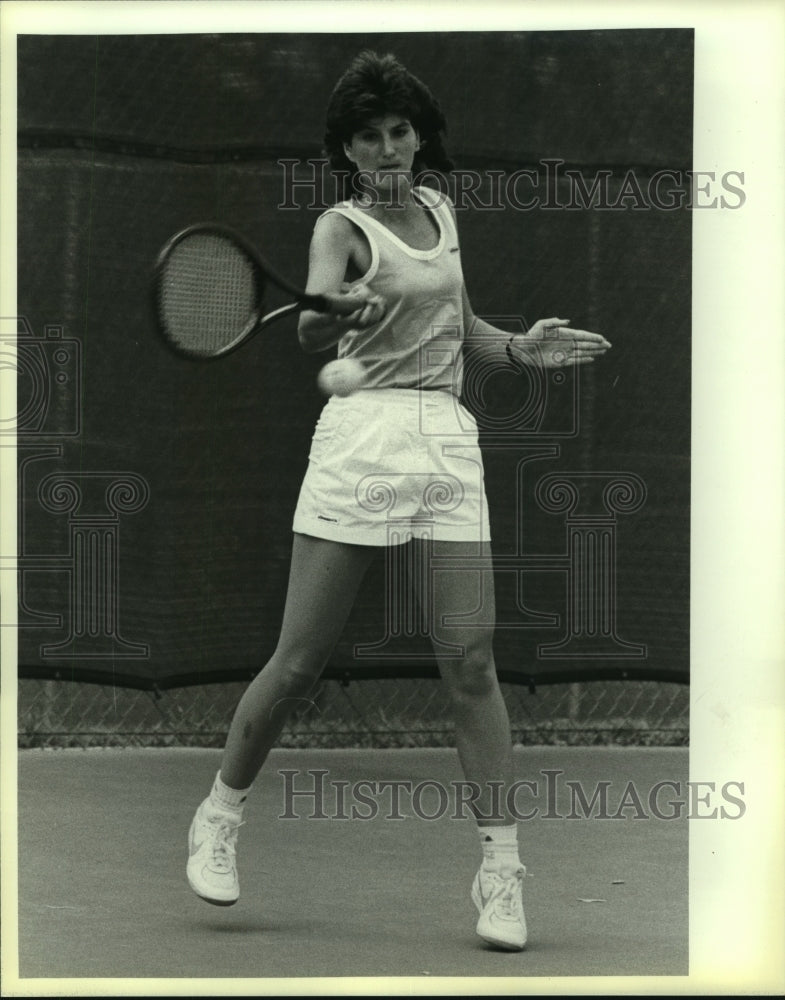 1983 Press Photo Gail Gibson, Tennis Player - sas09871 - Historic Images