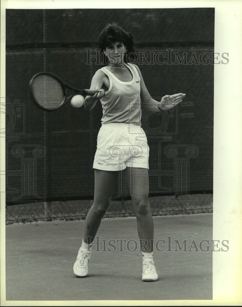 1983 Press Photo Gail Gibson, Tennis Player - sas09872- Historic Images