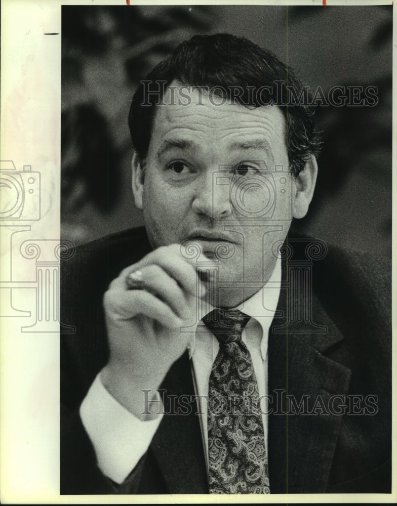 1987 Press Photo Bill Farney University Interscholastic League Athletic Director- Historic Images