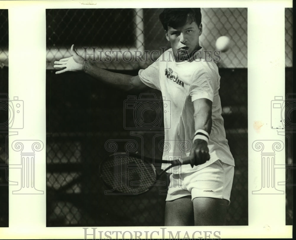 1988 Press Photo Stephen Enriquez at Alamo City Open Tennis Tournament Match- Historic Images