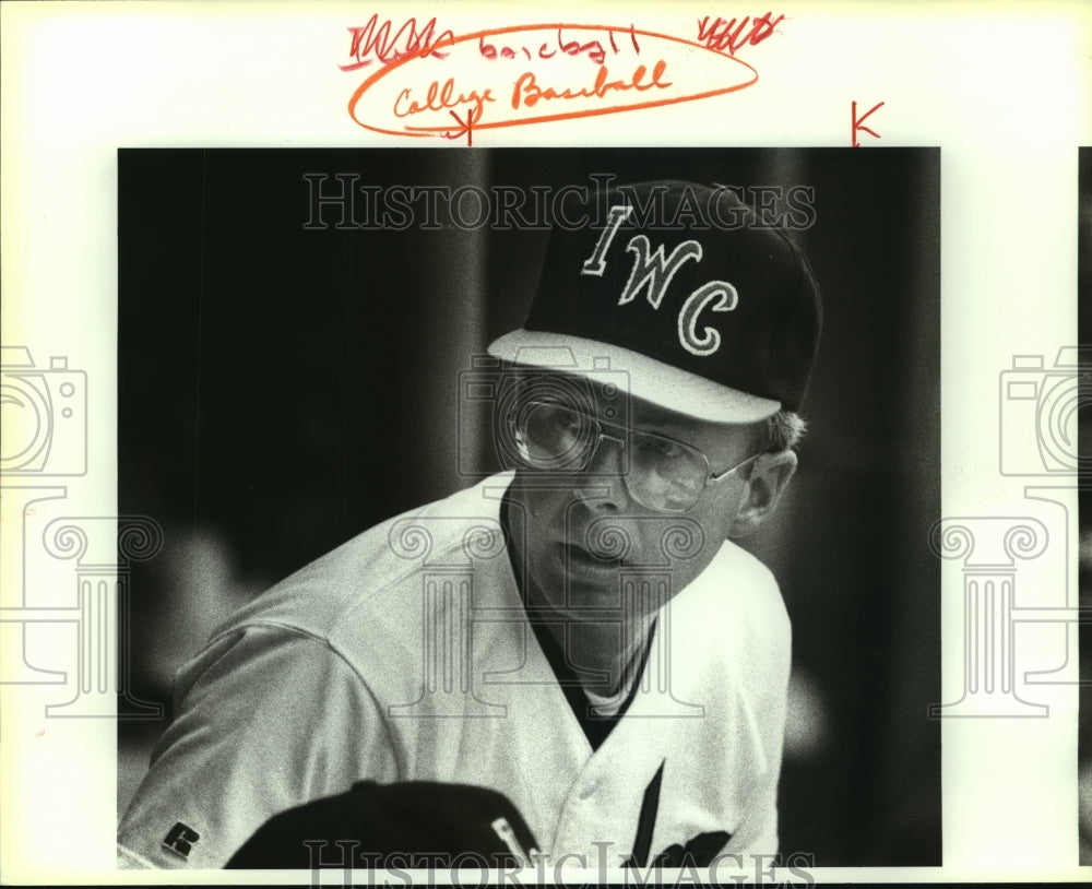 1990 Press Photo Jim Ellwanger, Incarnate Word College Baseball Coach- Historic Images