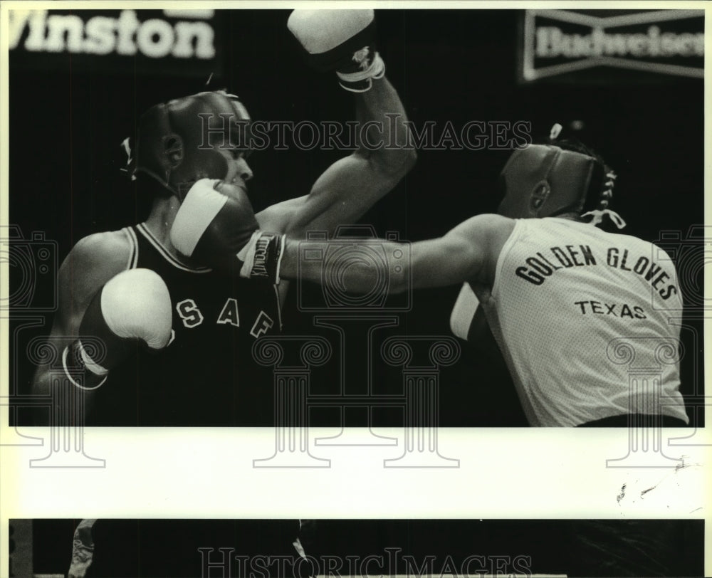 1987 Press Photo Boxers Mauel Riconose and James Coker at Golden Gloves Bout- Historic Images
