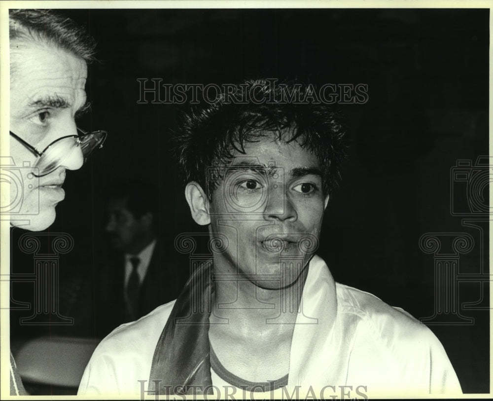 Press Photo Boxer Vasquez - sas10033- Historic Images