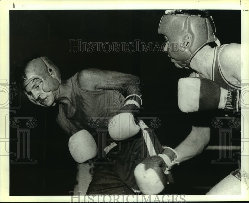 1988 Press Photo Boxers Daniel Ramirez and Michael Sly at Golden Gloves Bout- Historic Images