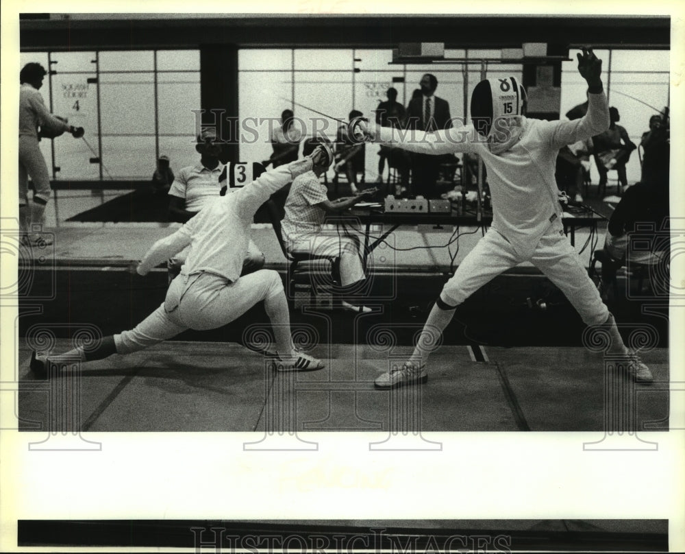 1988 Press Photo Fencers Mike Gostigian and Perry Toles at Concord Athletic Club - Historic Images