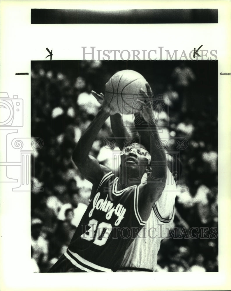 1991 Press Photo John Jay and Miller play boys high school basketball - Historic Images