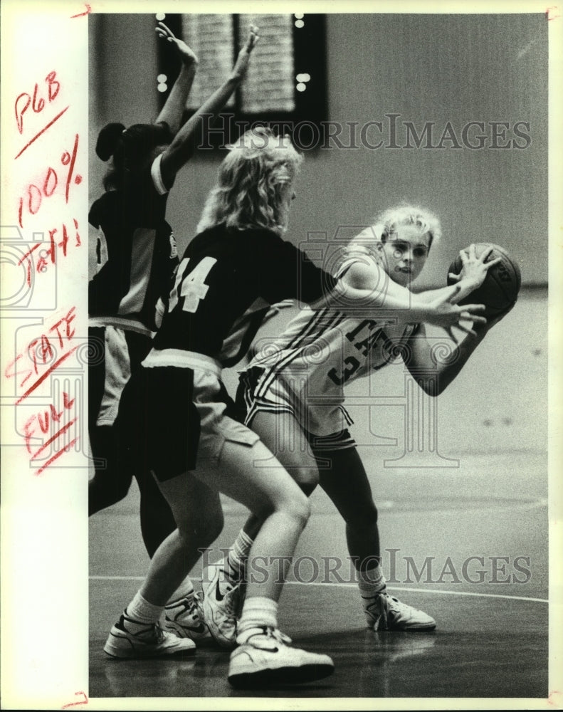 1989 Press Photo Taft and Clark play girls high school basketball - sas10132- Historic Images
