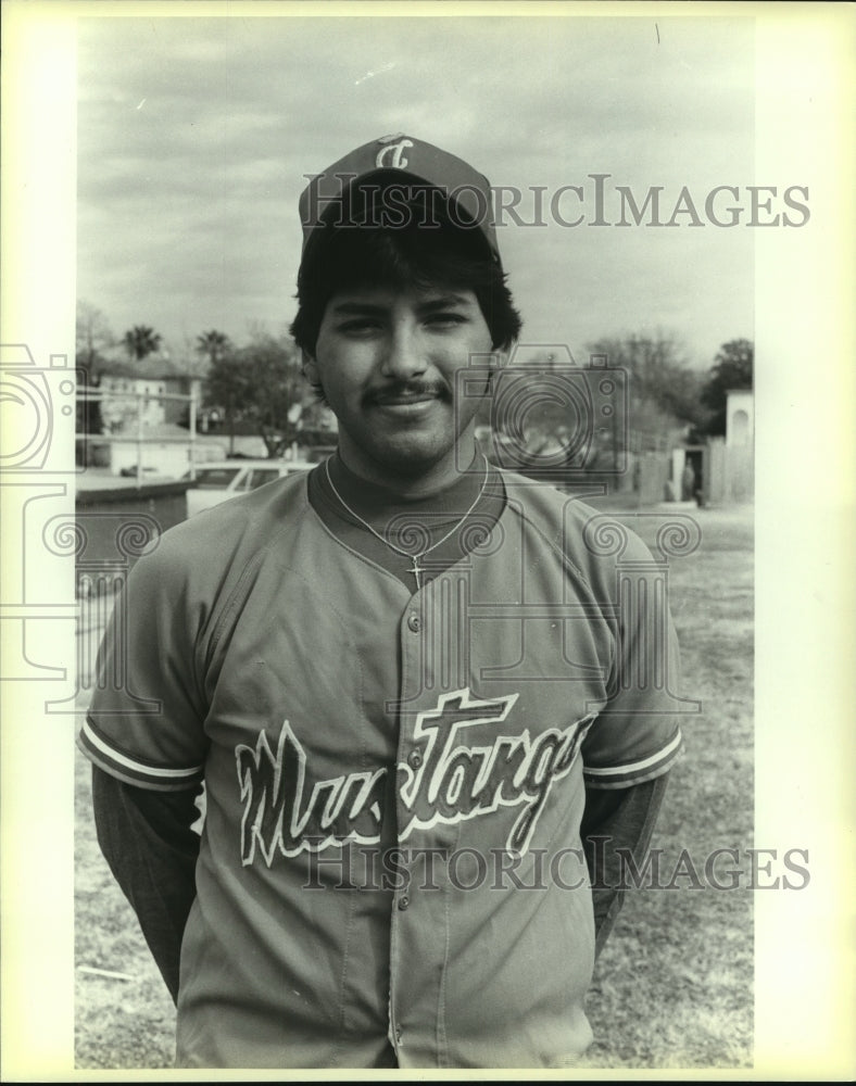 1985 Press Photo Jefferson High baseball player Robert Trevino - sas10180- Historic Images