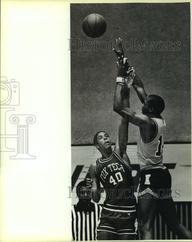 1985 Press Photo Fox Tech and Corpus Christ King play boys prep basketball- Historic Images
