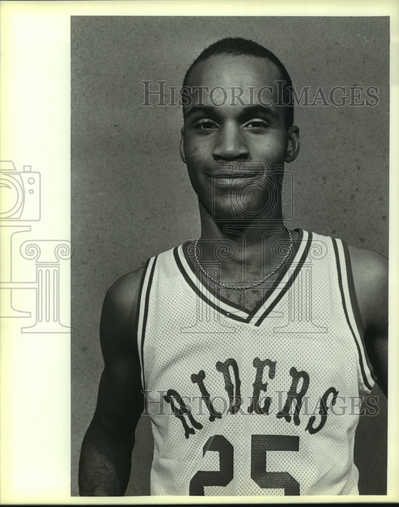 1985 Press Photo Roosevelt High basketball player Ed Mills - sas10266 - Historic Images
