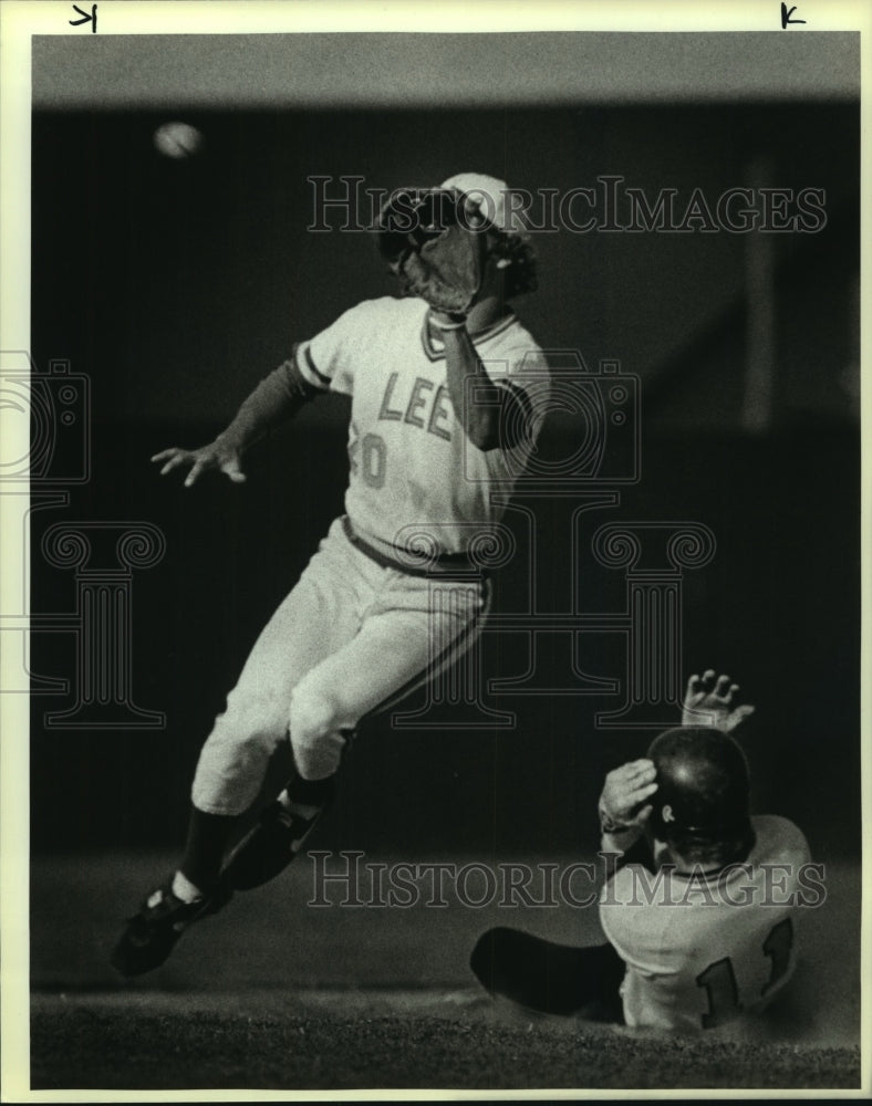 1985 Press Photo Austin Reagan and Lee play high school baseball - sas10284 - Historic Images