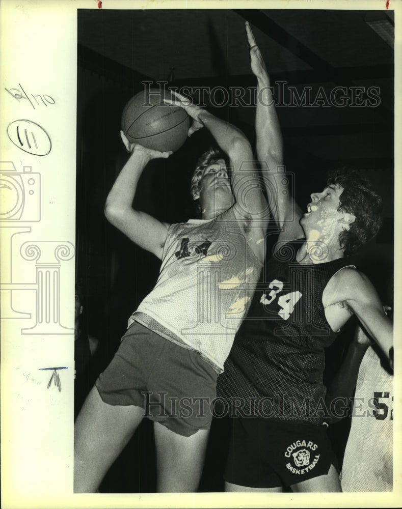 1984 Press Photo Central Catholic High summer basketball league players - Historic Images