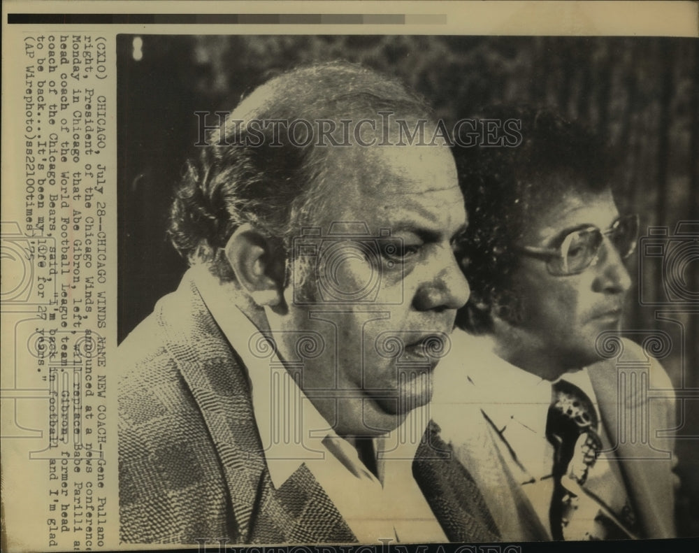 1975 Press Photo Chicago Winds football president Gene Pullano, coach Abe Gibron - Historic Images